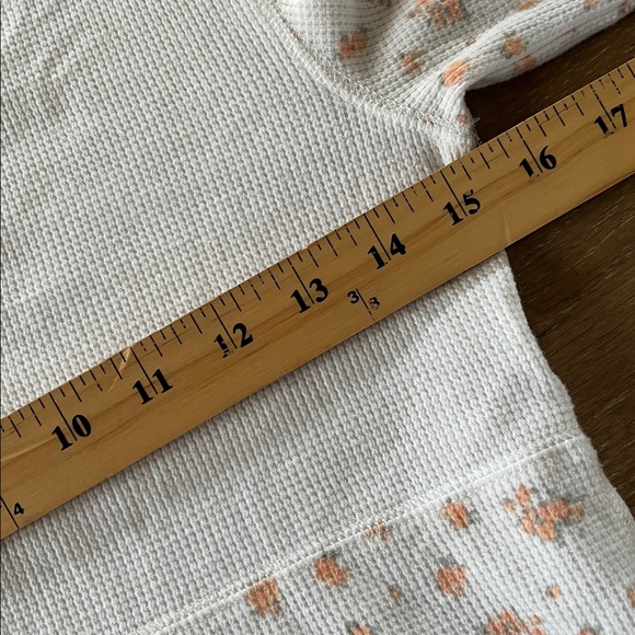 American Eagle Patchwork Floral V-Neck Top size small - Picture 6 of 9